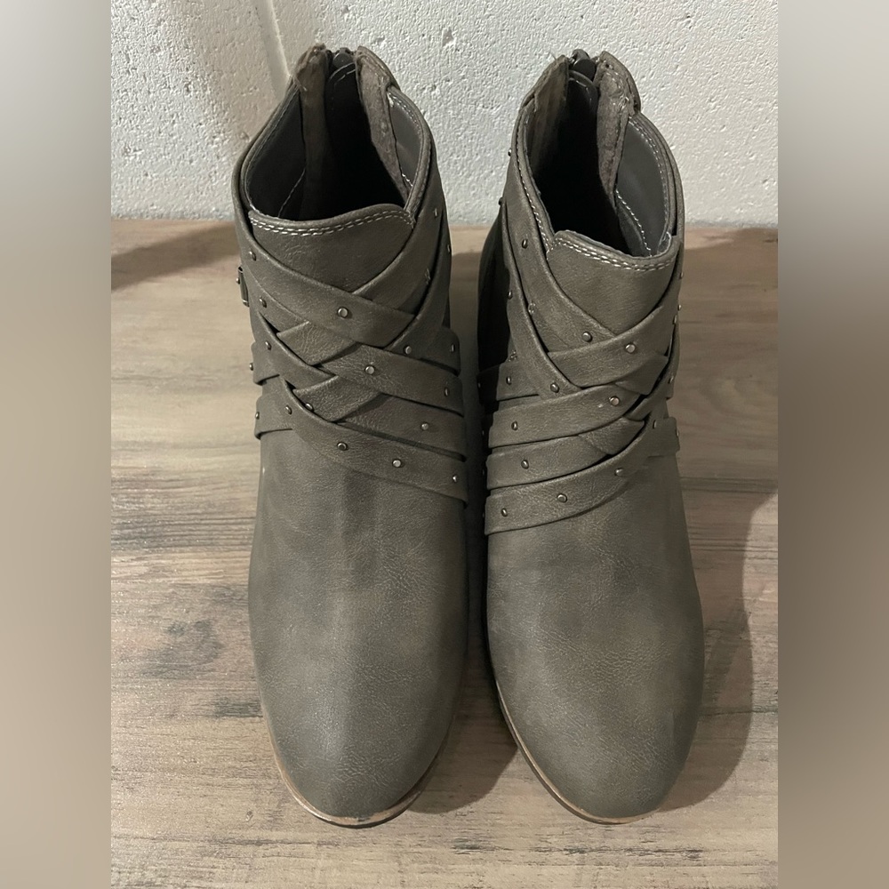 Short booties